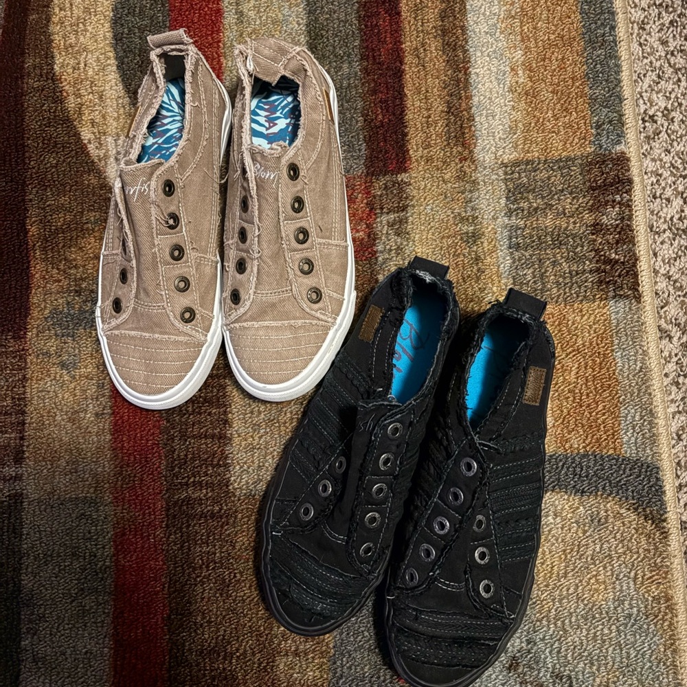 Casual Slip-On Sneakers - Black and Tan